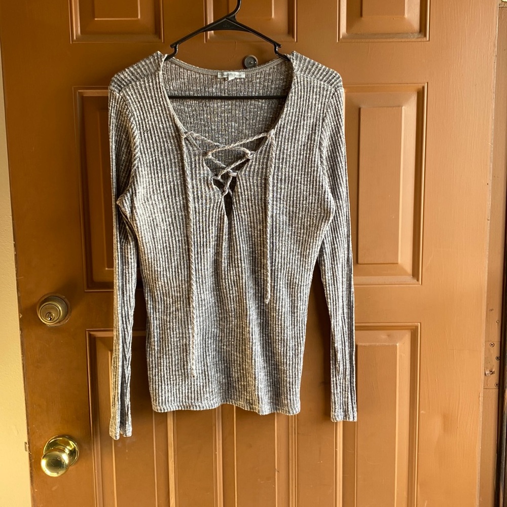 Long sleeve shirt.